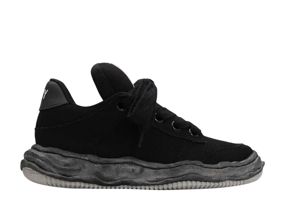 メゾンミハラヤスヒロ ウェイン パファー OG ソール キャンバス ロートップ スニーカー "ブラック/ブラック" (A13FW725)