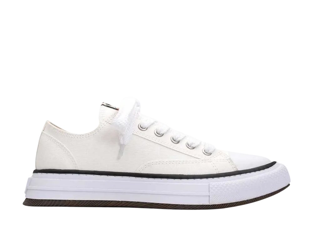 メゾンミハラヤスヒロ ユッカ OG ソール キャンバス ロートップ スニーカー "ホワイト" (B12FW702)