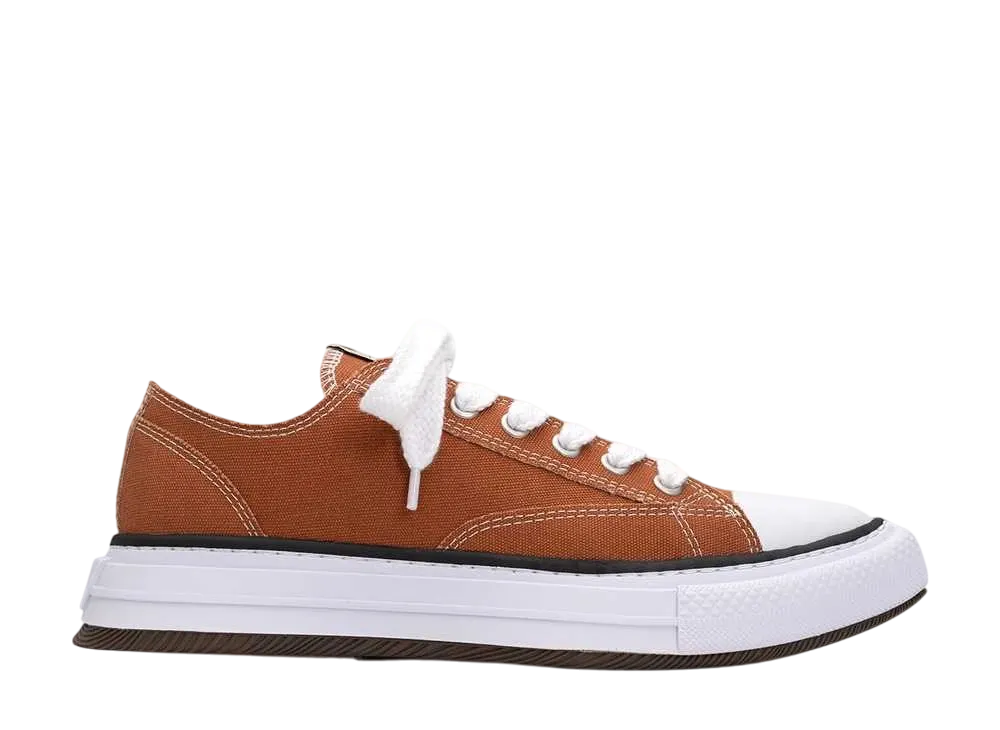 メゾンミハラヤスヒロ ユッカ OG ソール キャンバス ロートップ スニーカー "ブラウン" (B12FW702)