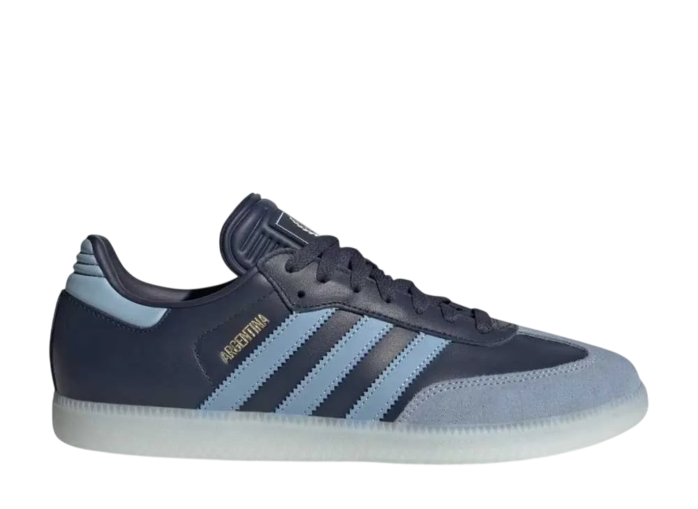 アルゼンチン フットボール アソシエーション × アディダス サンバ インドア "シャドウネイビー/アンビエントスカイ/ゴールドメタリック"