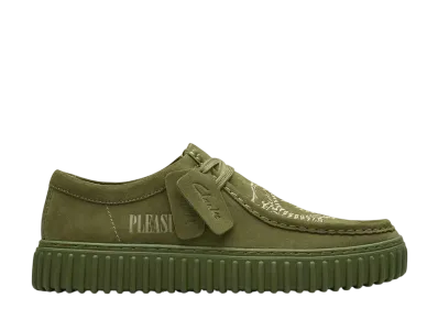 PLEASURES × Clarks Torhill Drgn Lo "Olive Suede"