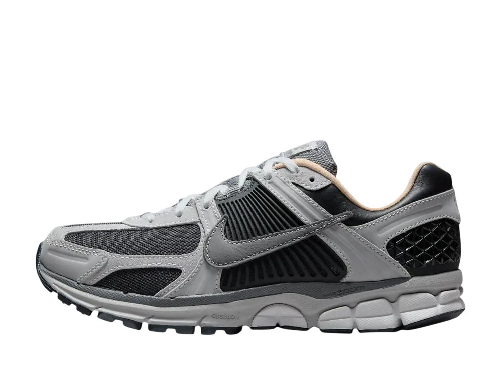 ナイキ ズーム ボメロ5 "ダークスモークグレー"