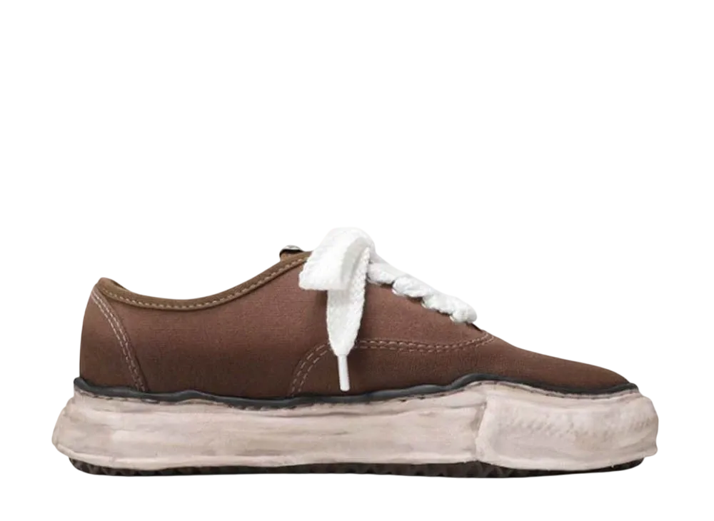 メゾンミハラヤスヒロ ベイカー OG ディストレストエフェクト ソール キャンバス ロートップ スニーカー "ブラウン" (A07FW722)