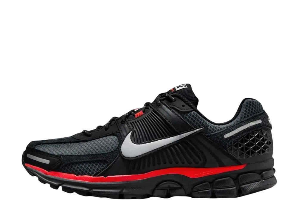 Nike Zoom Vomero 5 "Bred"