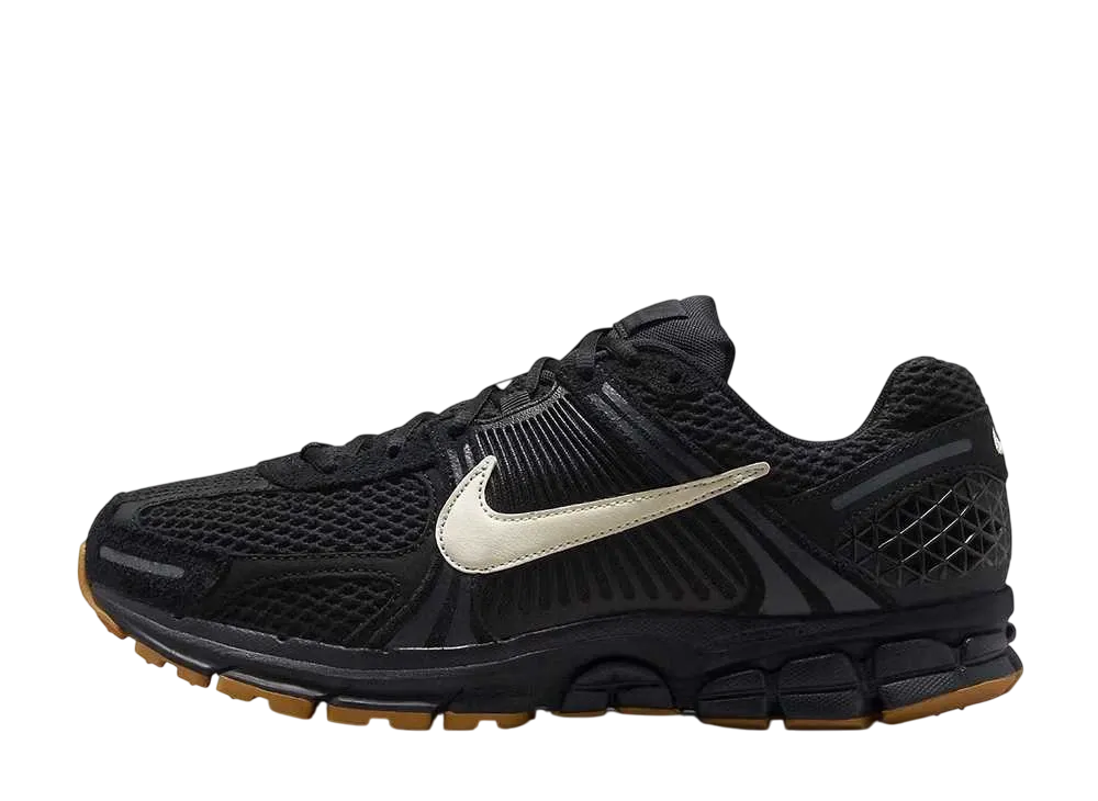 Nike Zoom Vomero 5 "Black/Gum"