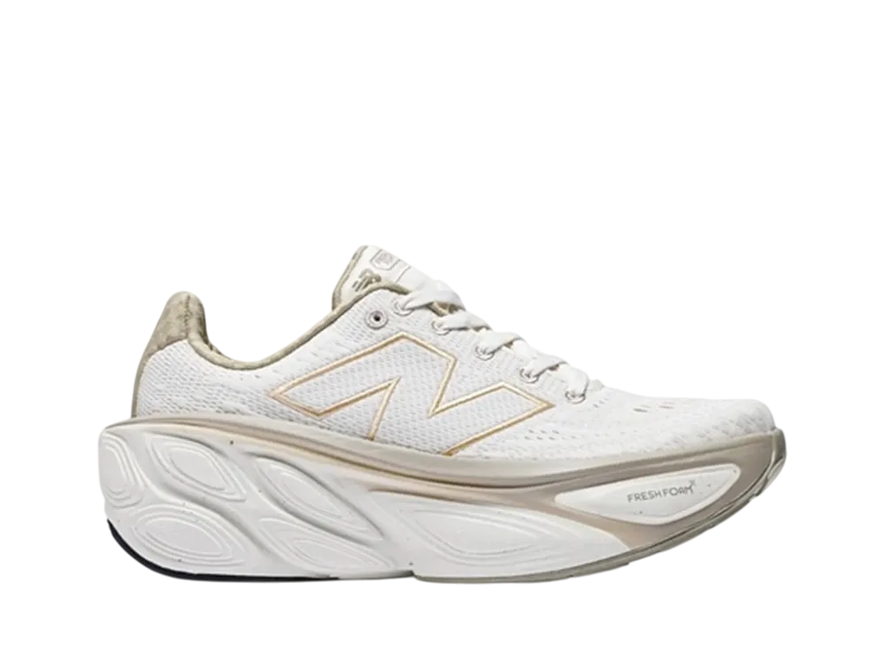 New Balance Women's Fresh Foam X More V5 "Linen/Stoneware/Gold Metallic"