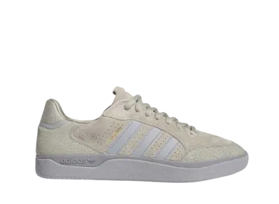 adidas Tyshawn Low "Silver Pebble/Grey Three/Gold Metallic"