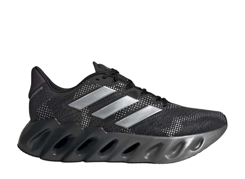 アディダス スイッチ FWD 2 "コアブラック/アイアンメタリック/グレーファイブ"