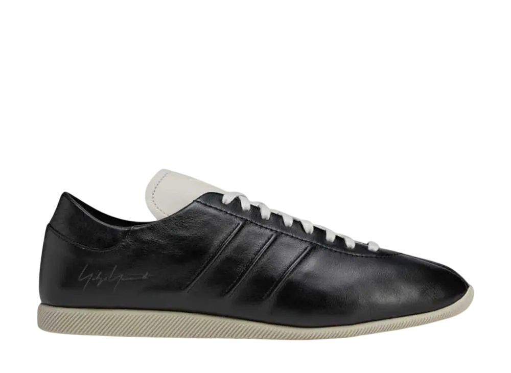 アディダス ワイスリー ジャパン "ブラック/ブラック/タルク"