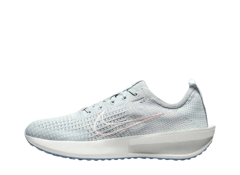 ナイキ ウィメンズ インタラクトラン "ライトスモークグレー/サイキックブルー/サミットホワイト/エコーピンク"