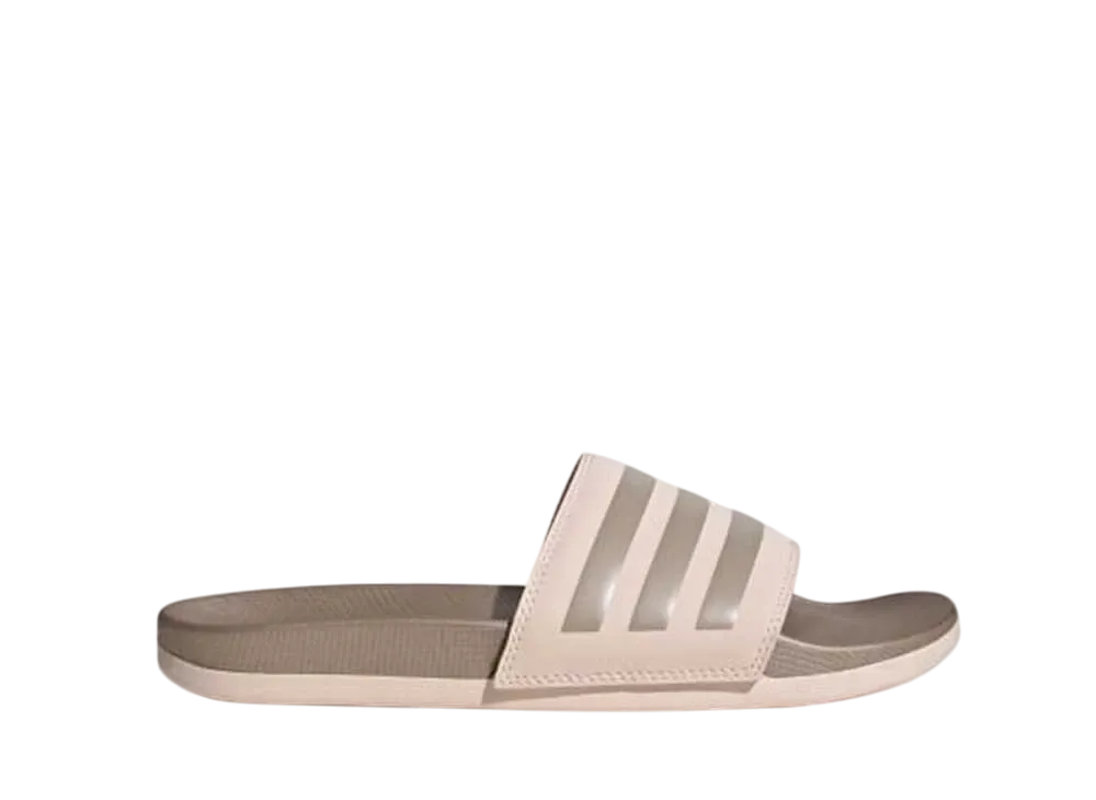 アディダス ウィメンズ アディレッタ コンフォート スライド "ワンダークォーツ/シャンパンメット"