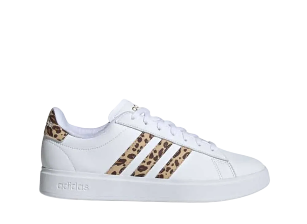 アディダス ウィメンズ グランドコート2.0 "クラウドホワイト/マジックベージュ/マットゴールド"