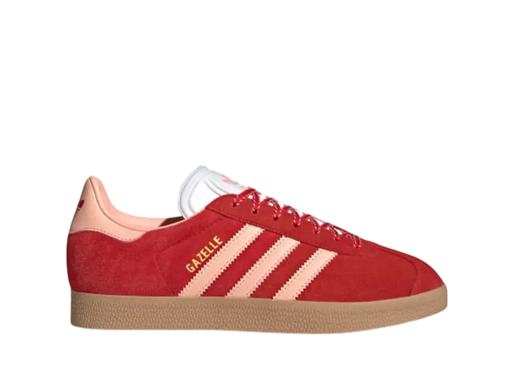 アディダスオリジナルス ウィメンズ ガゼル "ベタースカーレット/グローピンク/ゴールドメタリック"