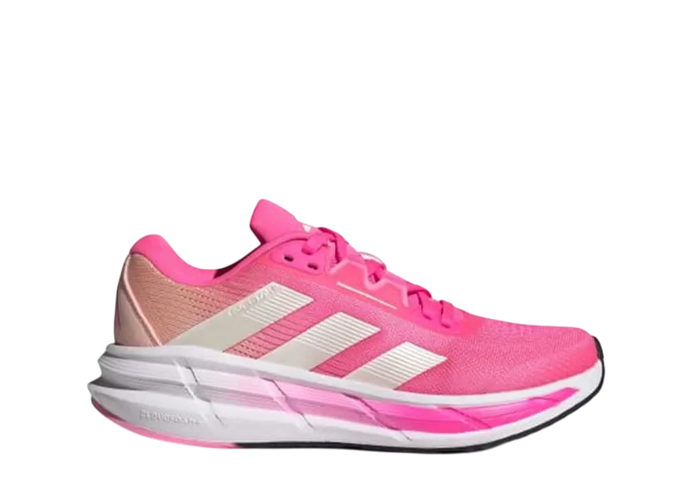 アディダス ウィメンズ クエスター3 ランニング "ルシッドピンク/アイボリー/パウダーコーラル"