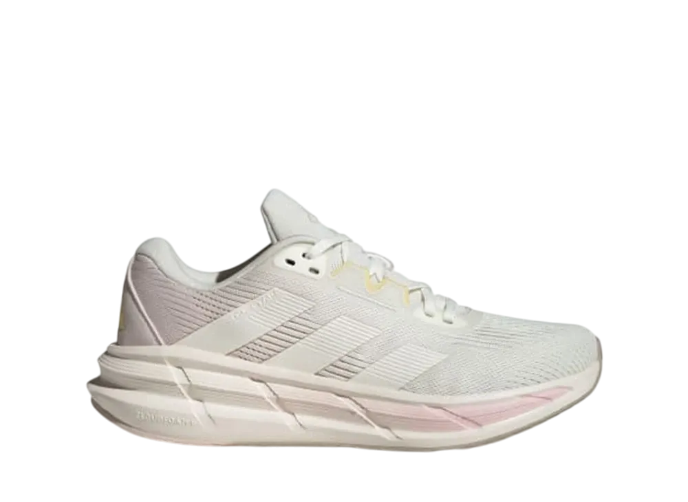 アディダス ウィメンズ クエスター3 ランニング "オフホワイト/チョークホワイト/パテモーブ"