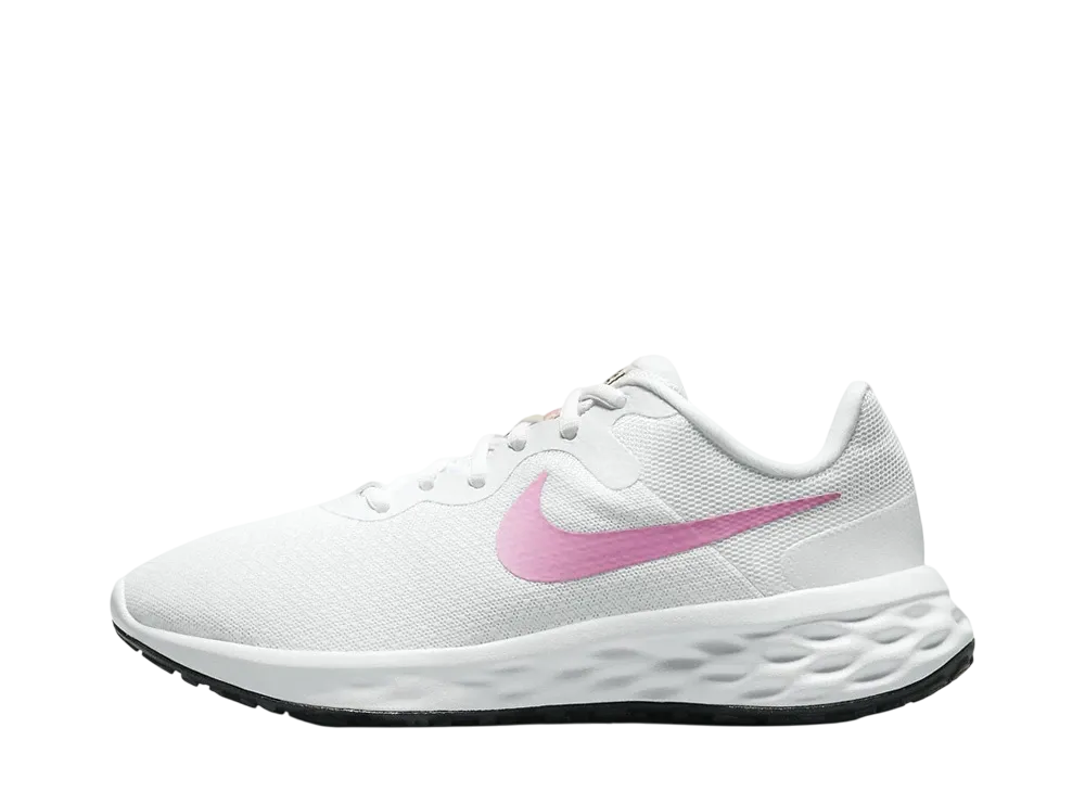 ナイキ ウィメンズ レボリューション6 "ホワイト/フォスルストーン/ブラック/ピンクスペル"