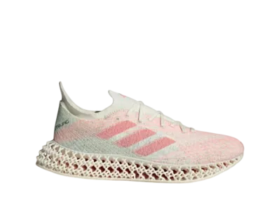 ストリングス × アディダス ウィメンズ 4DFWD ランニング "オフホワイト/ピンクスパーク/リネングリーン"