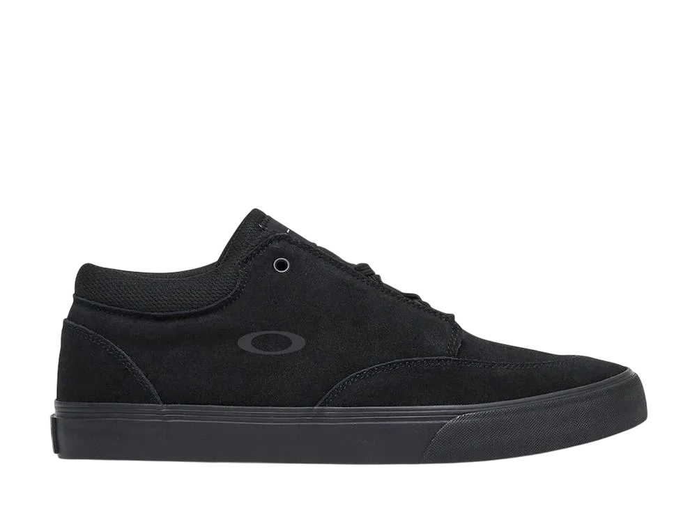 オークリー バンクス ロー "ブラックアウト"