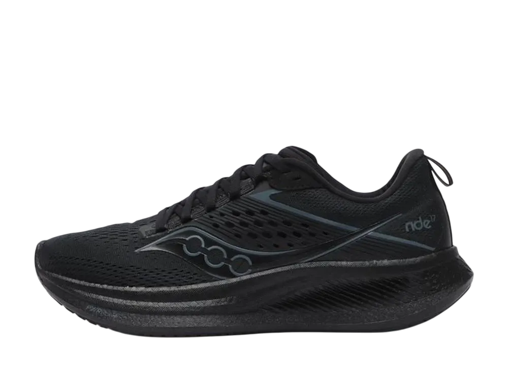 サッカニー ライド17 "トリプルブラック"