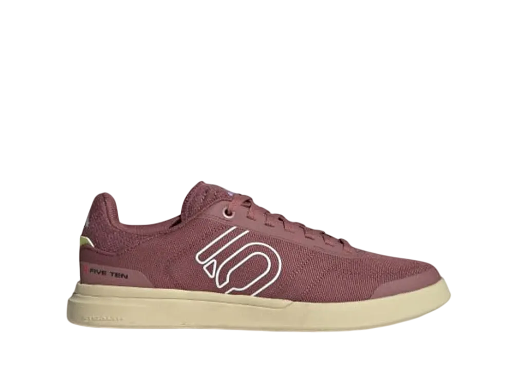 アディダス ウィメンズ 510 スルース DLX キャンバス マウンテンバイク "バーガンディ/クラウドホワイト/コアブラック"