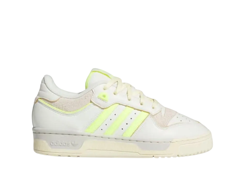 アディダスオリジナルス ウィメンズ ライバルリー86 ロー "クリスタルサンド/アイボリー"