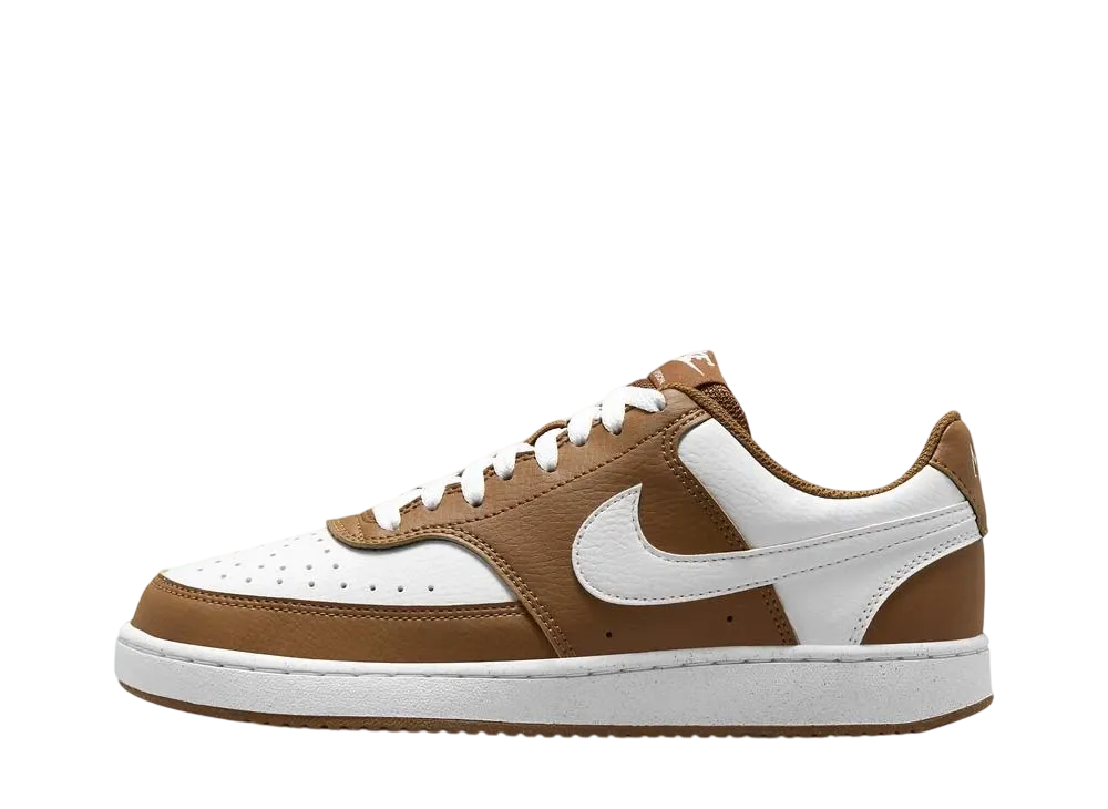 ナイキ ウィメンズ ナイキ コートビジョン ロー ネクストネイチャー "ライトブリティッシュタン/ホワイト"