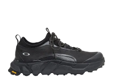 Oakley Light Shield "Triple Black"