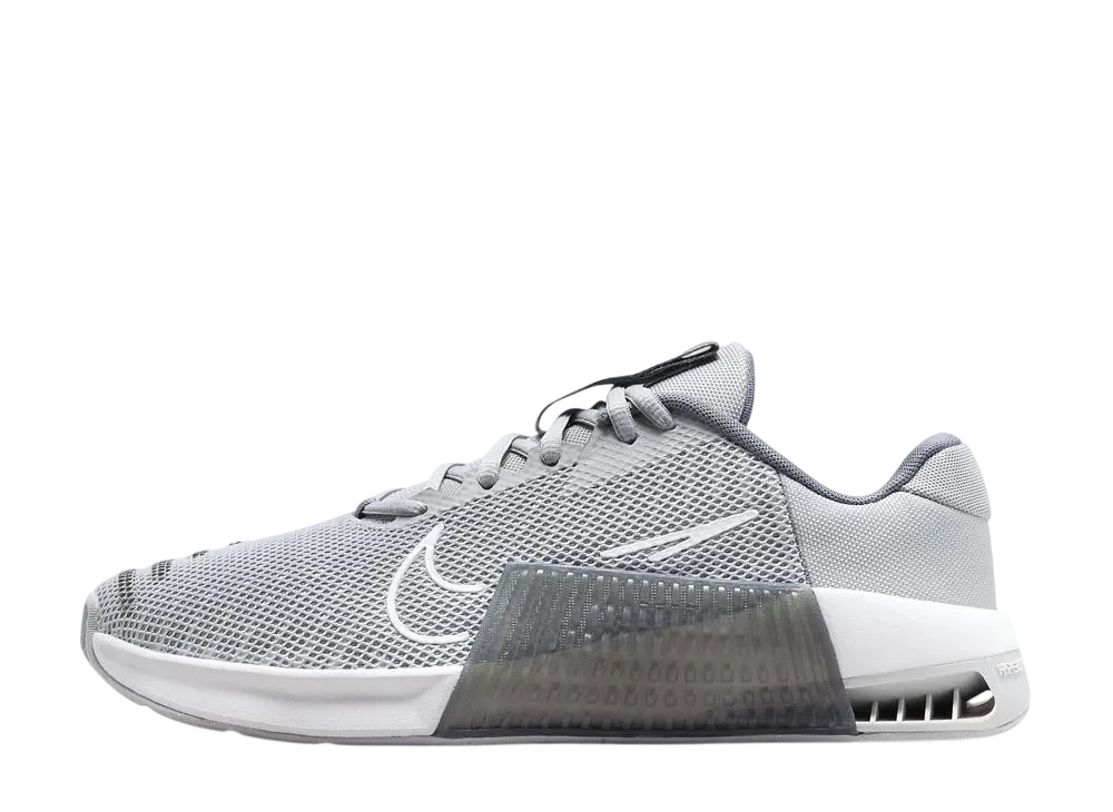 ナイキ メトコン9 "ライトスモークグレー/フォトンダスト/ホワイト/ホワイト"