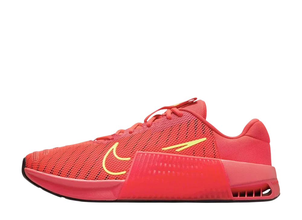 ナイキ メトコン9 "ブライトクリムゾン/ブラック/ボルト"