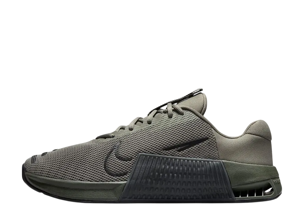 ナイキ メトコン9 "ライトアーミー/カーゴカーキ/セコイア/ブラック"