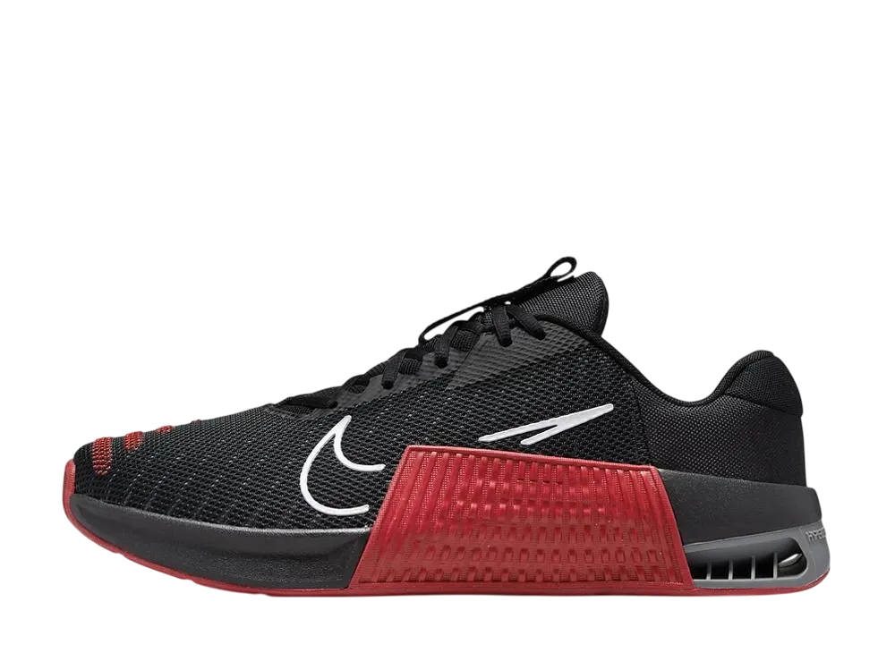ナイキ メトコン9 "ブラック/ユニバーシティレッド/スモークグレー/ホワイト"