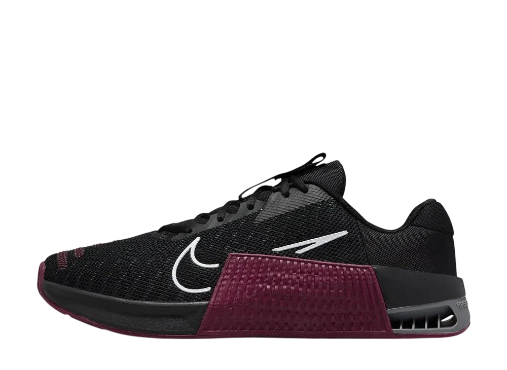 ナイキ メトコン9 "ブラック/チームマルーン/スモークグレー/ホワイト"
