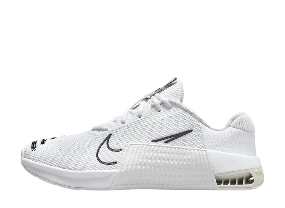 ナイキ メトコン9 "ホワイト/フォトンダスト/ブラック"