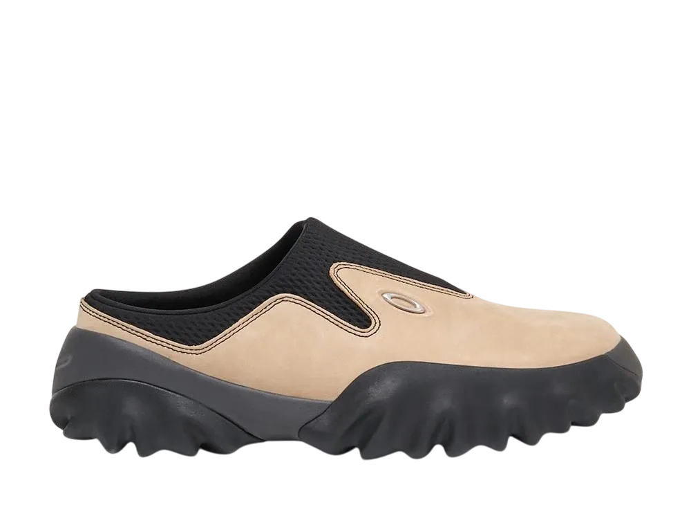 オークリー ファクトリーチーム ヌバック チョップソー ミュール "ノマド"