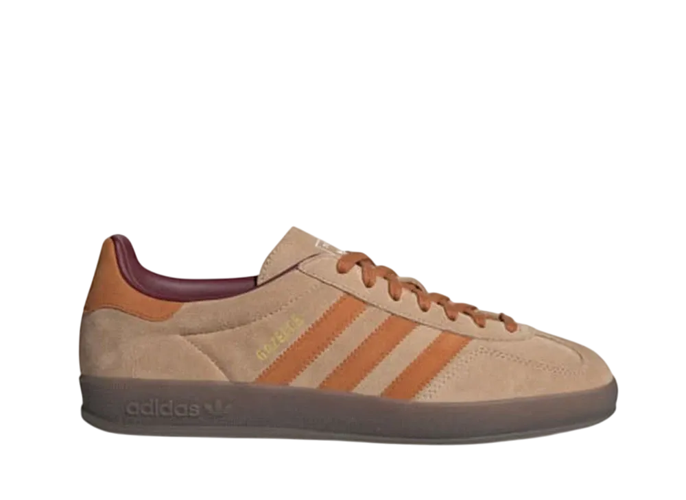 アディダスオリジナルス ガゼル インドア "ウォームサンドストーン/クラフトオーカー/シャドウレッド"