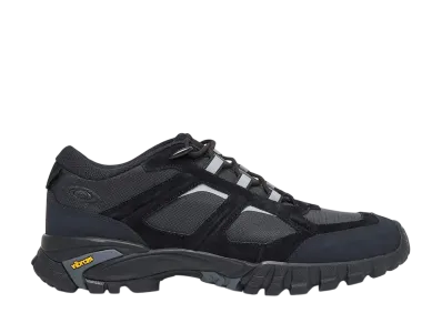 Oakley Sierra Terrain "Blackout"