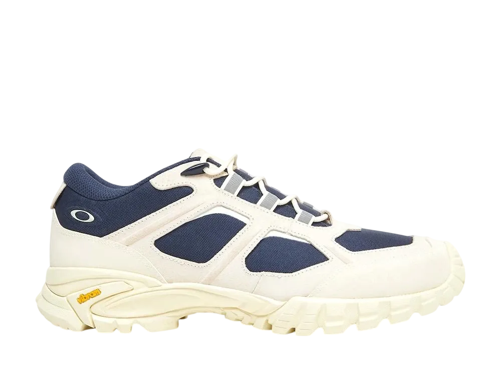 オークリー シエラ テレイン "チームネイビー"