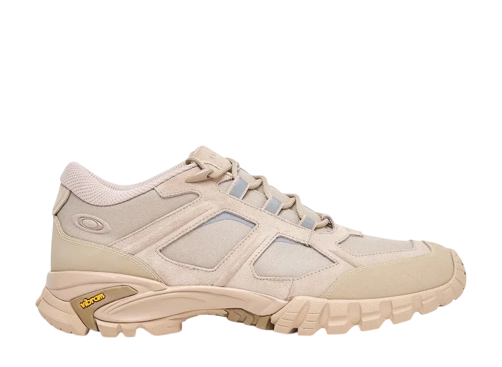 オークリー シエラ テレイン "ヒュマス"