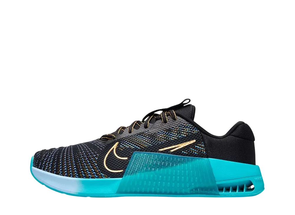 ナイキ ウィメンズ メトコン9 AMP "ブラック/ダスティーカクタス/サイキックブルー/ブラック"