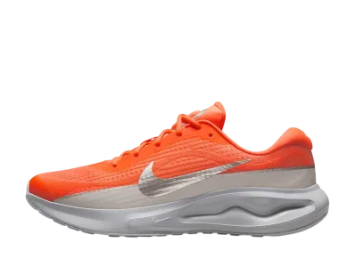 Nike Journey Run PRM "Hyper Crimson/Wolf Grey/Safety Orange/Metallic Silver"