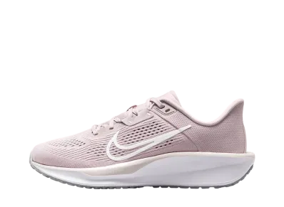 ナイキ ウィメンズ クエスト6 "プラチナムバイオレット/ウルフグレー/ホワイト"