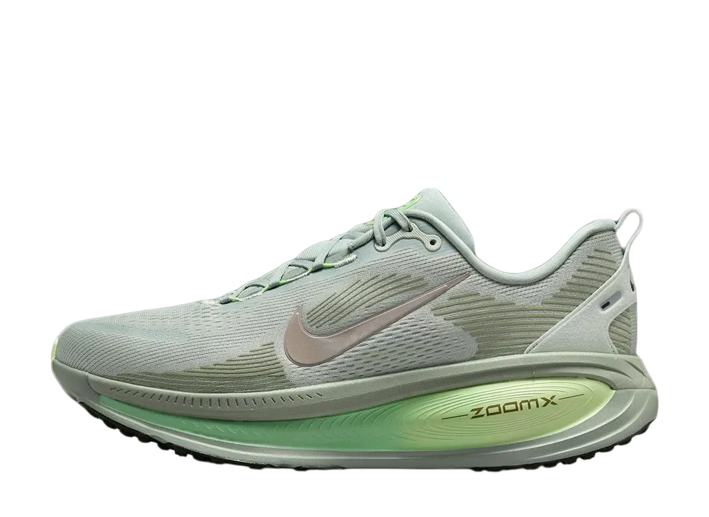 Nike Vomero 18 "Light Silver/College Grey/Barely Volt"