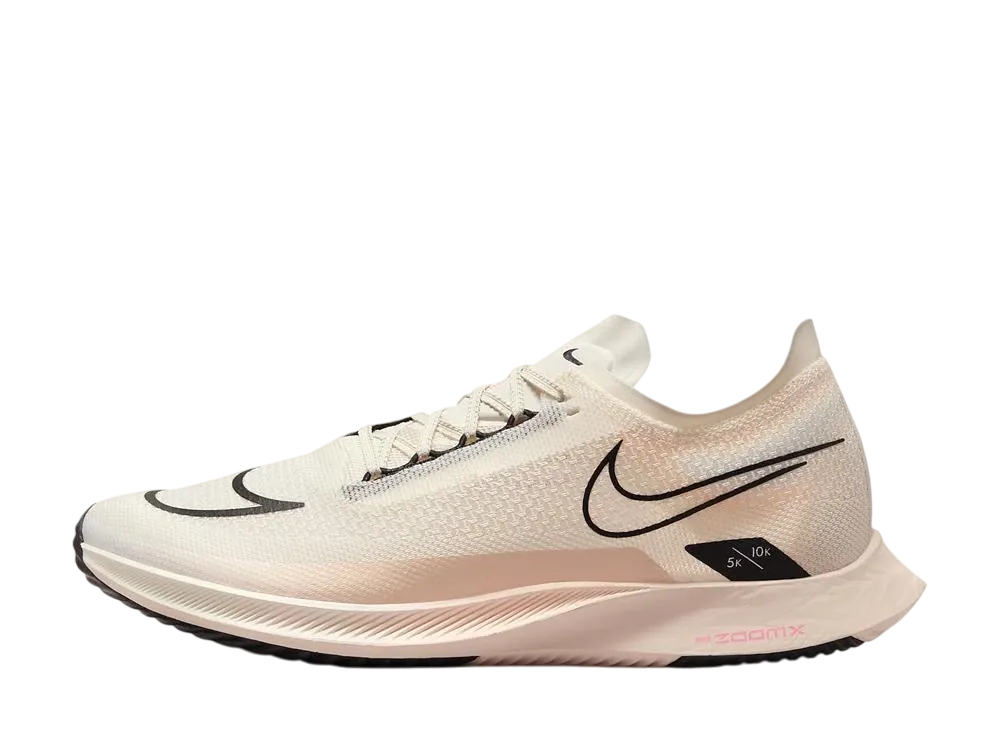 ナイキ ストリークフライ "ペールアイボリー/グアバアイス/ブラック"