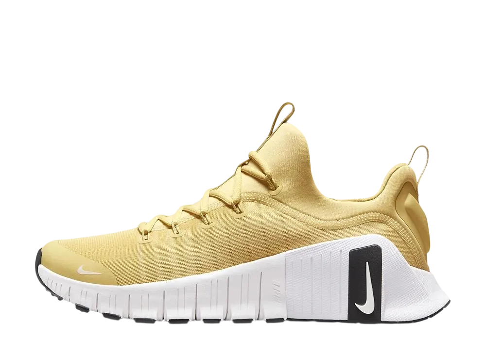 ナイキ フリー メトコン6 "ベガスゴールド/ブラック/ホワイト"