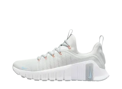 Nike Women's Free Metcon 6 "Photon Dust/Light Smoke Grey/Summit White/Metallic Silver"
