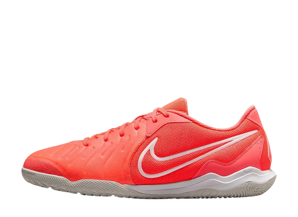 ナイキ ティエンポ レジェンド10 アカデミー "ホットラバ/ホワイト"