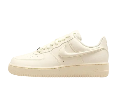 ナイキ ウィメンズ エアフォース1 ロー "ココナッツミルク/ココナッツミルク"
