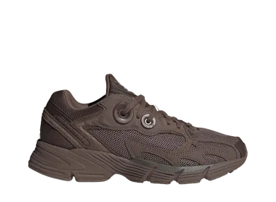 adidas Women's Astir "Earth Straighter/Dark Brown/Earth Straighter"