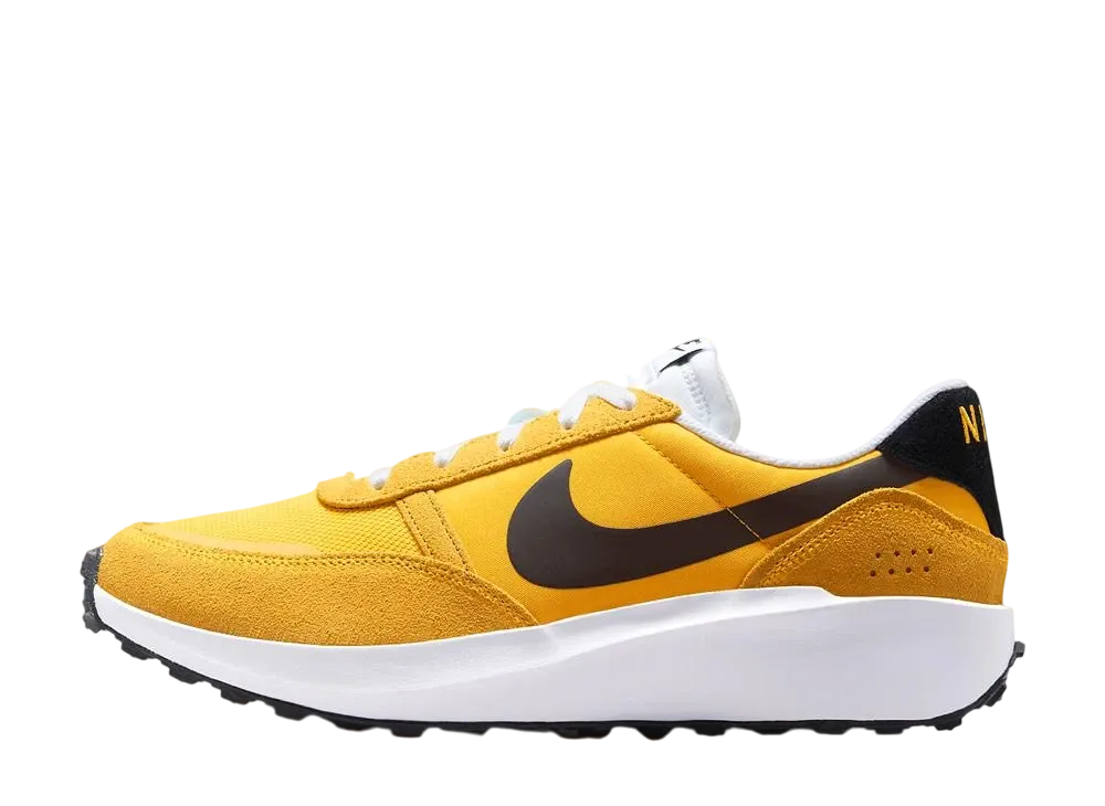 ナイキ ワッフル ナビ "ユニバーシティゴールド/ホワイト/ゴールドリーフ/ブラック"