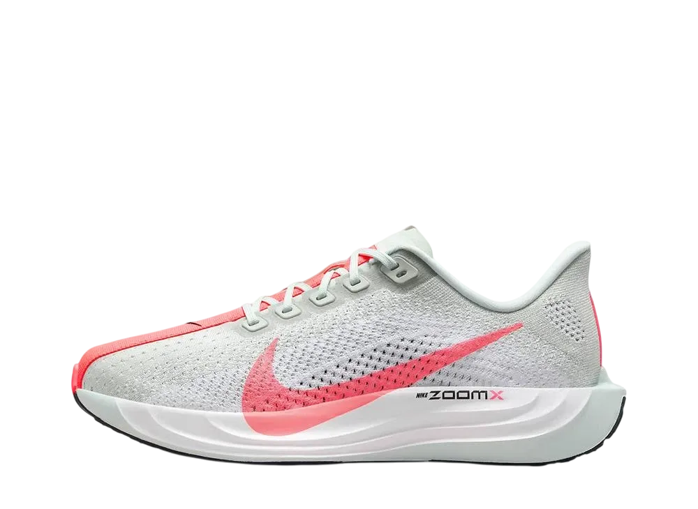 ナイキ ウィメンズ ペガサスプラス "ベアリーグレー/ホワイト/ブラック/ホットパンチ"